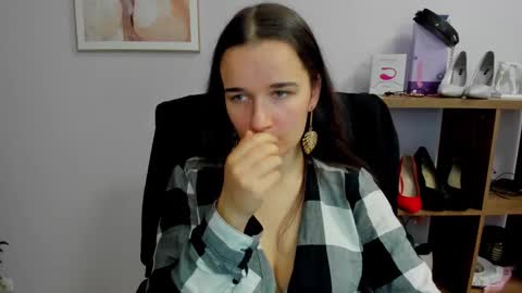 Snapshot of katedesire chatting on 10.11.25 Kate  online show from 10.11.25