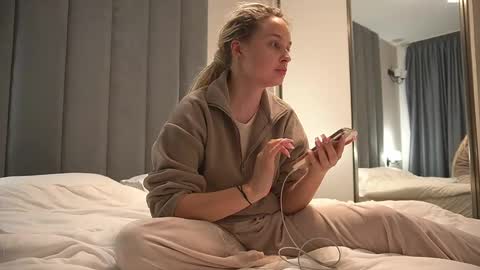 Snapshot of katedoe chatting on 03.11.25 katedoe online show from 03.11.25