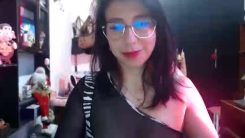 Snapshot of kateeen18 chatting on 05.17.26 Kateeen18 online show from 05.17.26