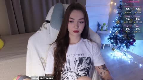 Snapshot of kateleoo chatting on 12.13.24 Im Kate online show from 12.13.24