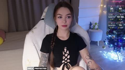 Snapshot of kateleoo chatting on 12.16.24 Im Kate online show from 12.16.24