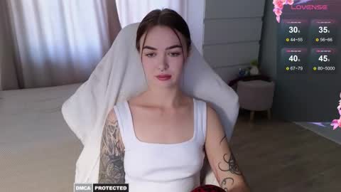 Snapshot of kateleoo chatting on 09.18.25 Im Kate online show from 09.18.25