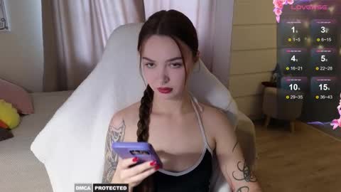 Snapshot of kateleoo chatting on 10.16.25 Im Kate online show from 10.16.25