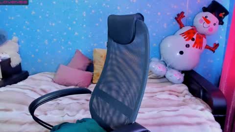 Snapshot of katemad111 chatting on 12.19.25 Katty online show from 12.19.25