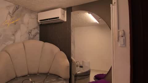 Im Katherine but call me Kate  online show from 03.18.26