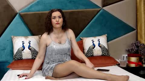 KateQueenston --  online show from 03.05.26