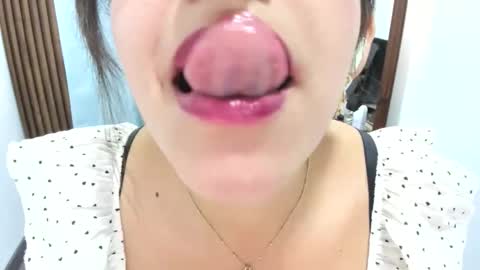 Snapshot of katerinamilf_ chatting on 04.16.26 kata online show from 04.16.26