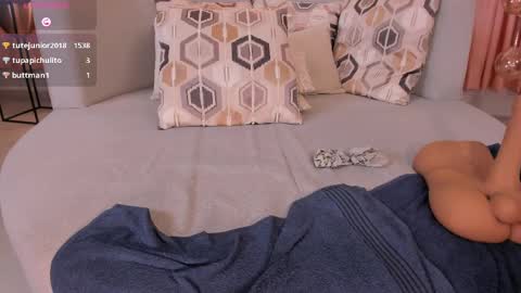 K A T E  online show from 02.24.25