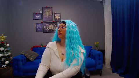 Snapshot of katewalker_ chatting on 01.03.25 Kate online show from 01.03.25