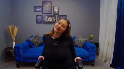 Snapshot of katewalker_ chatting on 01.10.25 Kate online show from 01.10.25