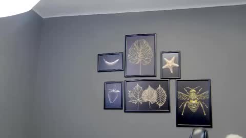 Snapshot of katewalker_ chatting on 03.11.25 Kate online show from 03.11.25