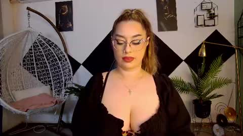 Snapshot of katewalker_ chatting on 07.10.26 Kate online show from 07.10.26