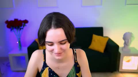 katewillows online show from 12.05.25