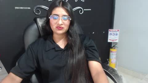 Call me Lau  online show from 05.07.26