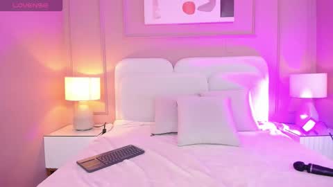   online show from 03.25.26