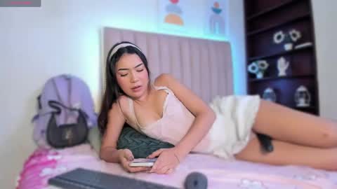 Snapshot of kathe_littlee chatting on 04.29.26 kathe_littlee online show from 04.29.26
