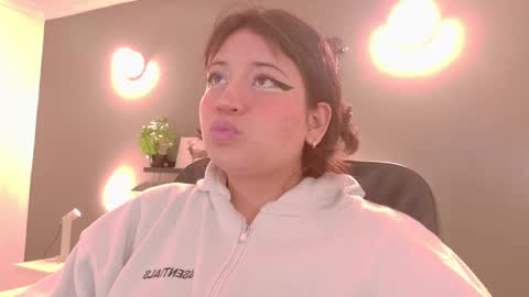 K A T H E  online show from 10.06.25