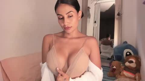 Snapshot of kathe_vergara chatting on 12.10.24 kathe online show from 12.10.24