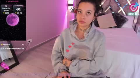 Snapshot of kathegomez_ chatting on 02.18.25 KatheGomez online show from 02.18.25