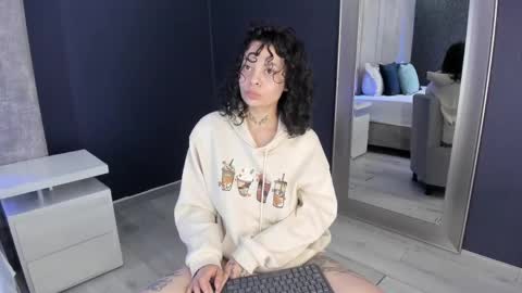 Snapshot of kathegomez_ chatting on 04.19.26 KatheGomez online show from 04.19.26
