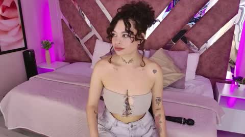 Snapshot of kathegomez_ chatting on 05.15.26 KatheGomez online show from 05.15.26