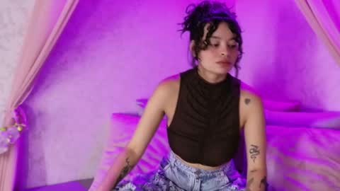 Snapshot of kathegomez_ chatting on 06.05.26 KatheGomez online show from 06.05.26