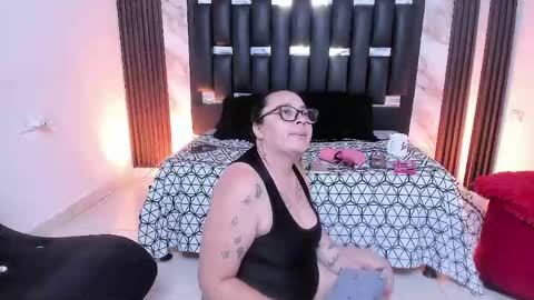 Snapshot of katherina_diaz chatting on 05.13.26 Katherina online show from 05.13.26
