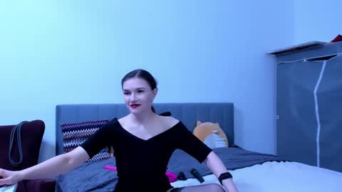 Katherine online show from 12.04.25