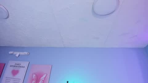 Snapshot of kathia_saenz chatting on 09.12.25 Kathia  online show from 09.12.25