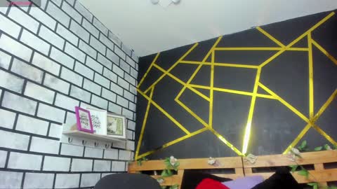 Paola online show from 01.18.25