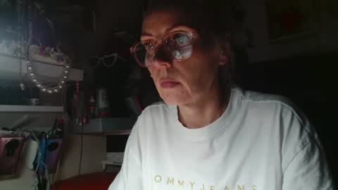 Snapshot of kathleenedwards chatting on 06.28.26 Kathleen online show from 06.28.26