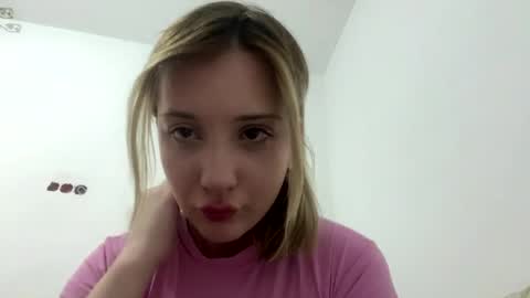 Snapshot of kathrinekiening chatting on 05.27.26 Jessie online show from 05.27.26