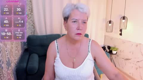 Snapshot of kathy_sunn chatting on 05.18.26 Kathy online show from 05.18.26