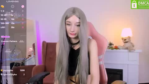 Snapshot of katia_kim chatting on 02.20.25 Katia  online show from 02.20.25