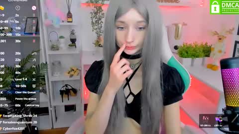 Snapshot of katia_kim chatting on 02.21.25 Katia  online show from 02.21.25