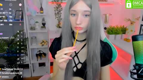 Snapshot of katia_kim chatting on 02.21.25 Katia  online show from 02.21.25
