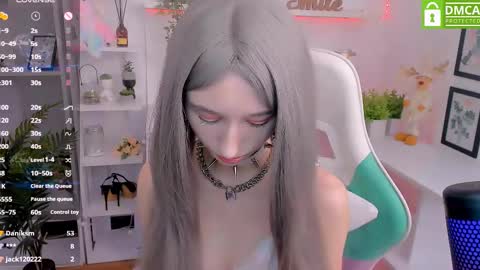 Snapshot of katia_kim chatting on 02.25.25 Katia  online show from 02.25.25