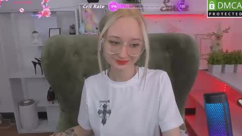 Snapshot of katia_kim chatting on 10.07.25 Katia  online show from 10.07.25