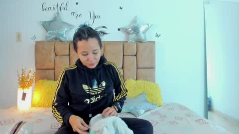 Snapshot of katiacuper chatting on 01.04.25 Katia Cuper online show from 01.04.25