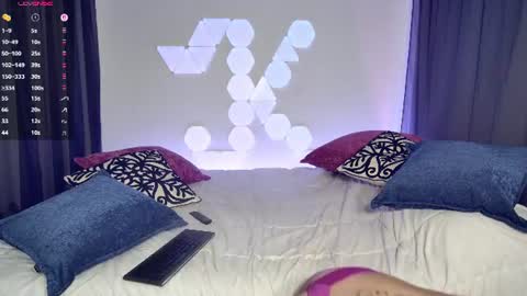 Snapshot of katie_kross_ chatting on 06.30.26 Katie Kross online show from 06.30.26