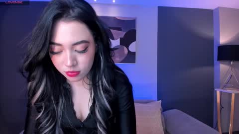 Snapshot of katieangel1 chatting on 10.12.25 katieangel1 online show from 10.12.25