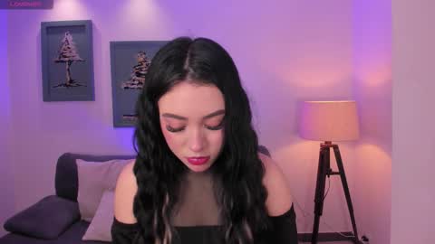 Snapshot of katieangel1 chatting on 10.19.25 katieangel1 online show from 10.19.25