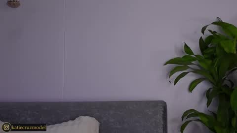 Katie online show from 10.03.25