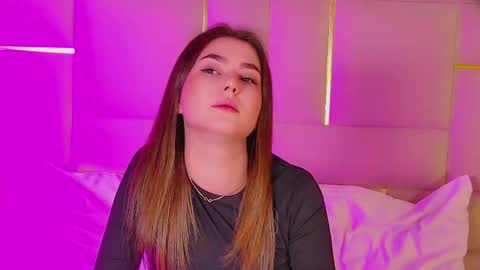 katiereeves online show from 11.17.25