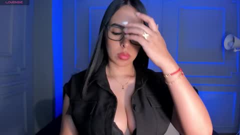 Snapshot of katiestonne chatting on 01.18.26 Kate Stonne online show from 01.18.26