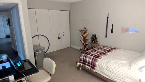 Snapshot of katieverona chatting on 12.09.24 Katie Verona online show from 12.09.24