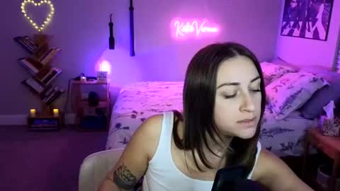 Snapshot of katieverona chatting on 12.29.24 Katie Verona online show from 12.29.24