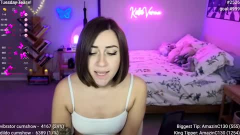 Snapshot of katieverona chatting on 01.21.25 Katie Verona online show from 01.21.25