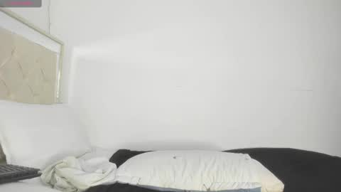 Snapshot of katitahotcam_ass chatting on 09.25.25 katita online show from 09.25.25
