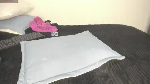 Snapshot of katitahotcam_ass chatting on 10.17.25 katita online show from 10.17.25
